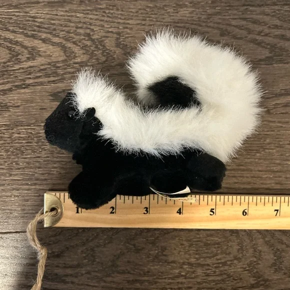 Charming Plush Skunk Toy for Small Pets - Black and White - Picture 5 of 5